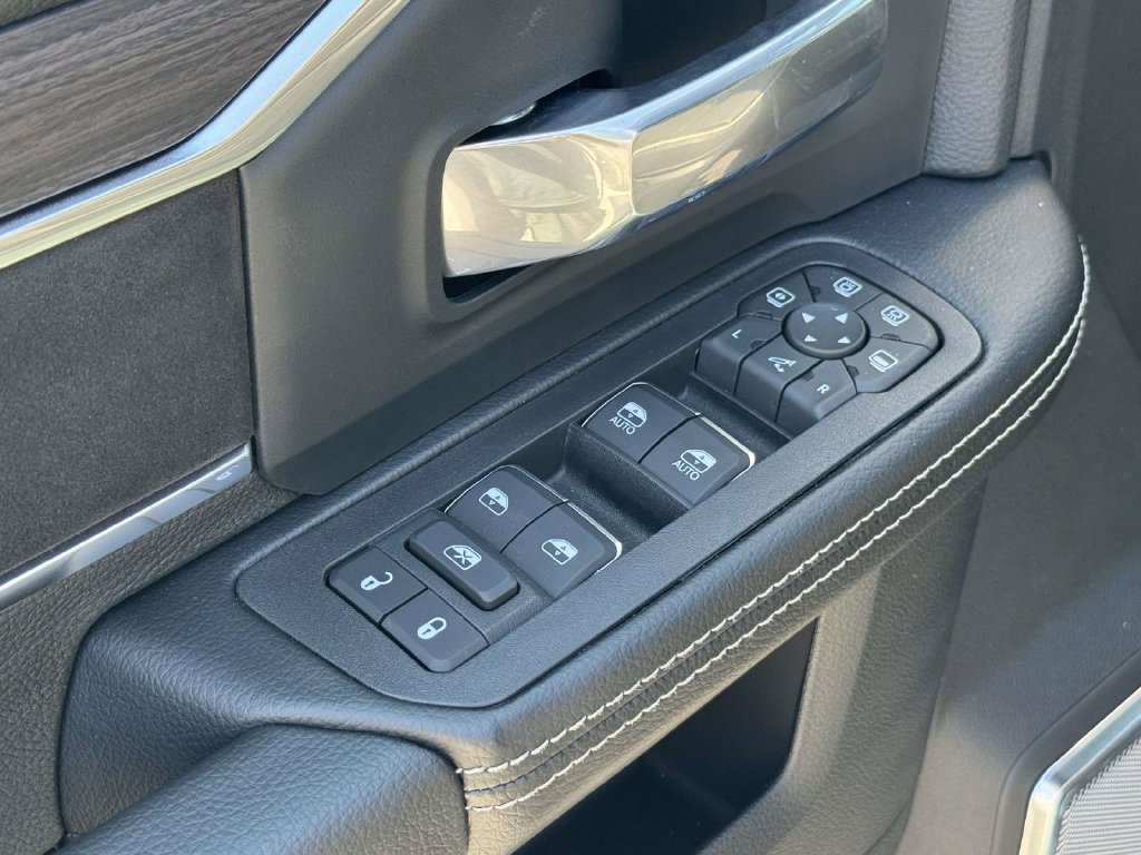 New 2026 RAM 2500 Laramie AWD/4WD image 27