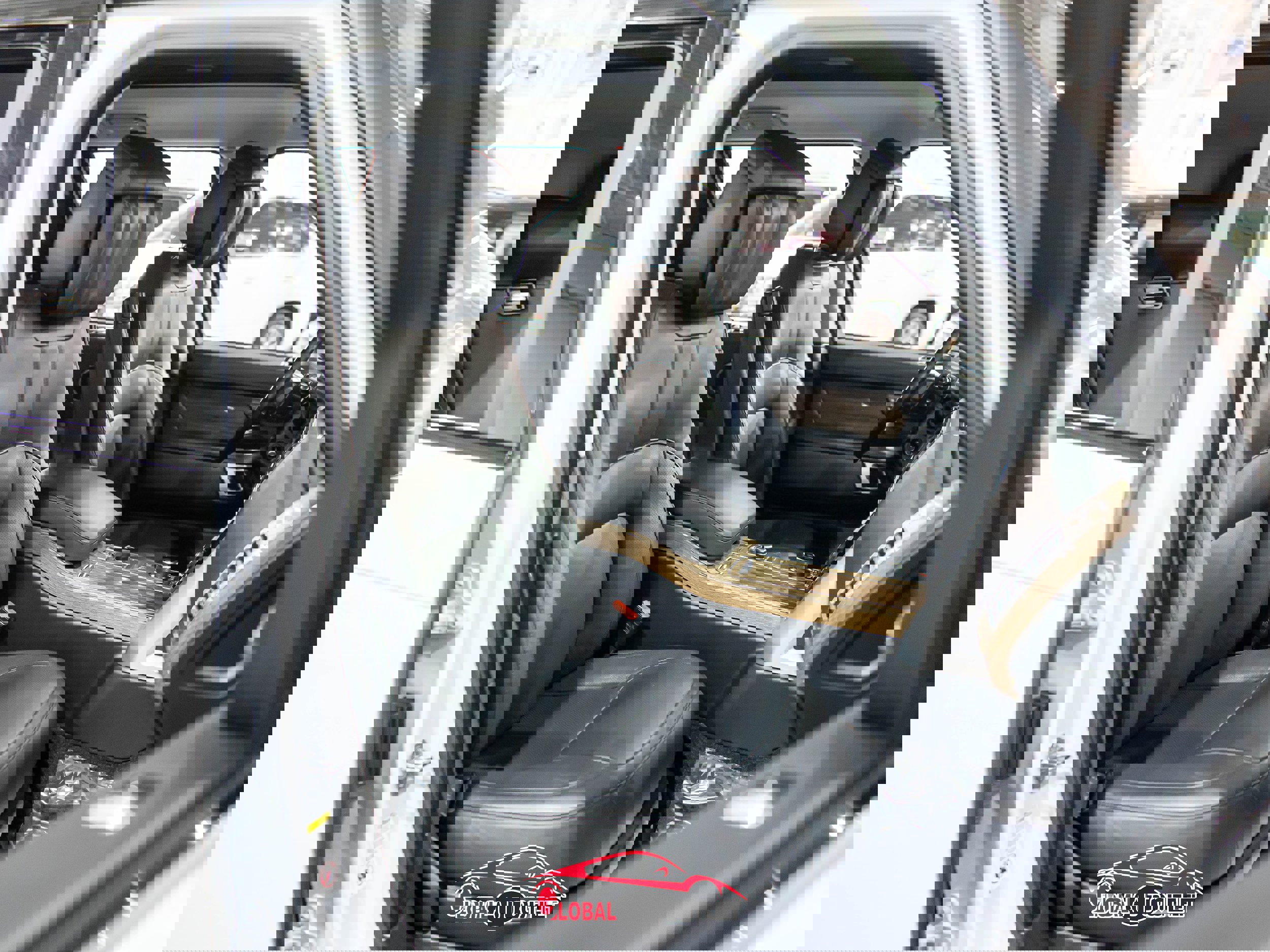 Used 2018 Land Rover Range Rover Long Wheelbase Supercharged image 17