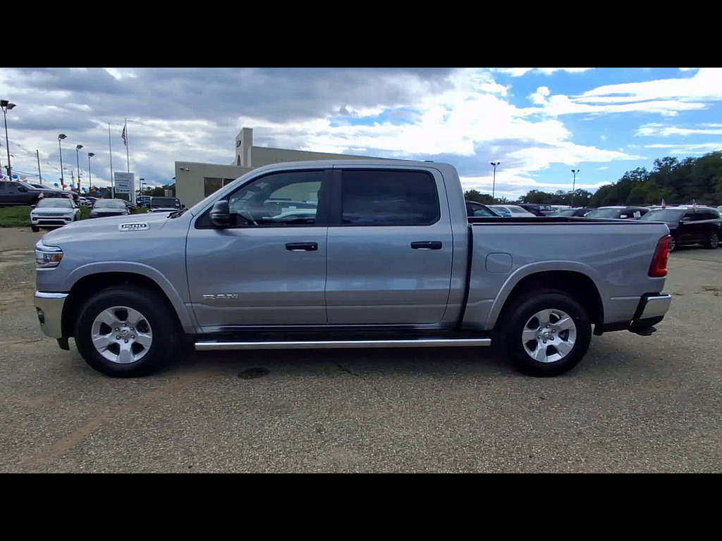 Used 2025 RAM 1500 Big Horn AWD/4WD image 5