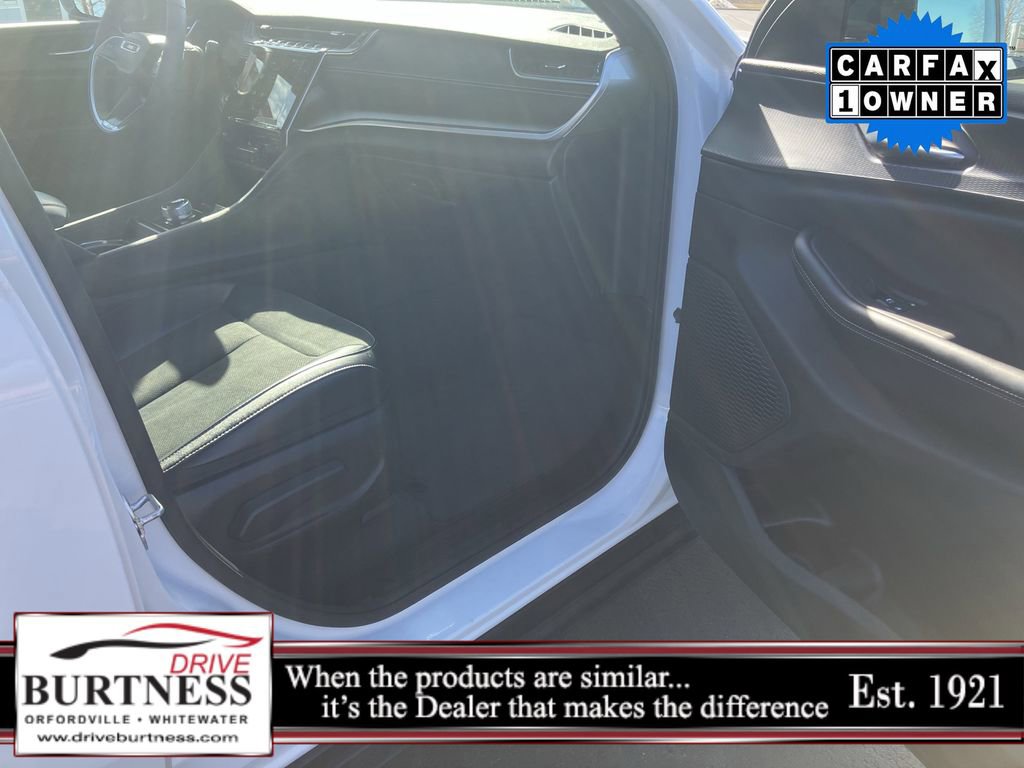 Used 2024 Jeep Grand Cherokee L Laredo image 11