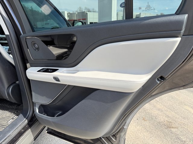 Used 2025 Lincoln Aviator Reserve w/ Jet Appearance Package image 26