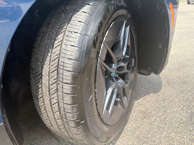 Used 2023 BMW iX xDrive50 w/ Premium Package AWD/4WD image 37