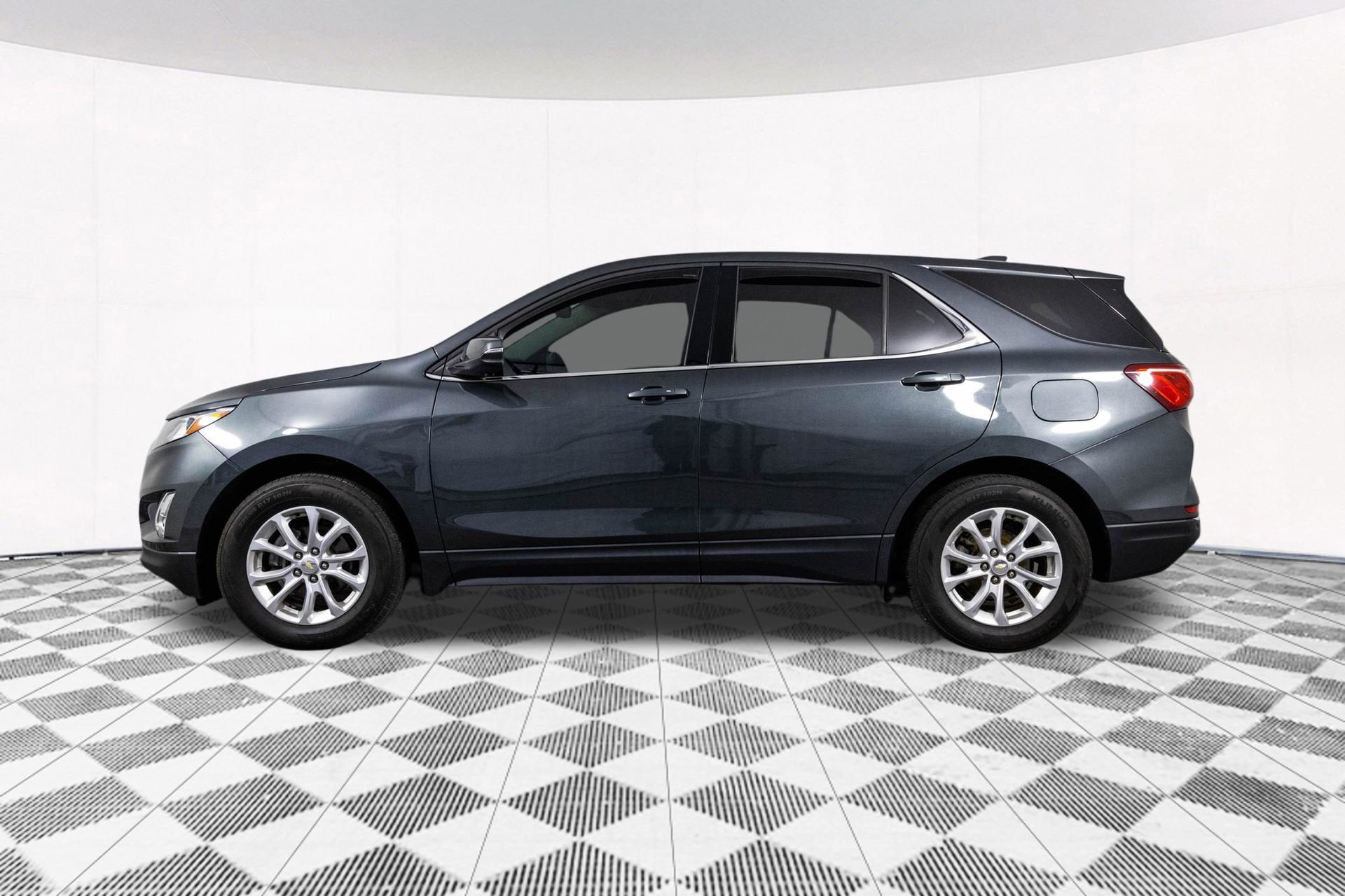 Used 2019 Chevrolet Equinox LT FWD image 11