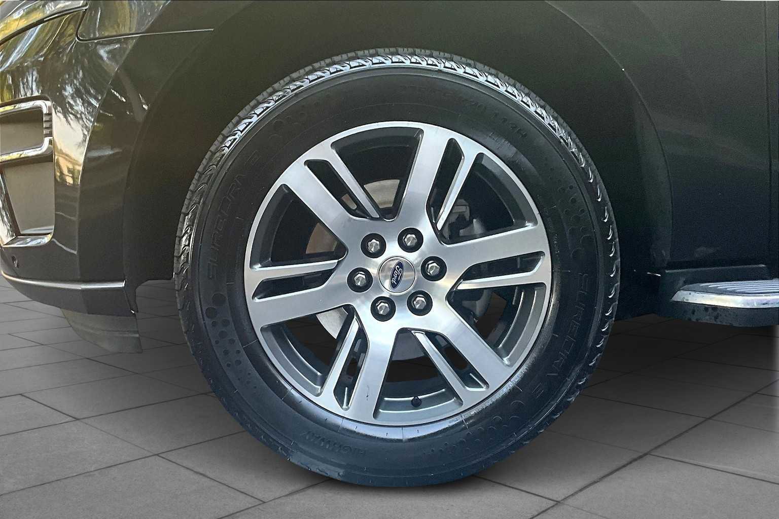 Used 2023 Ford Expedition Limited image 19