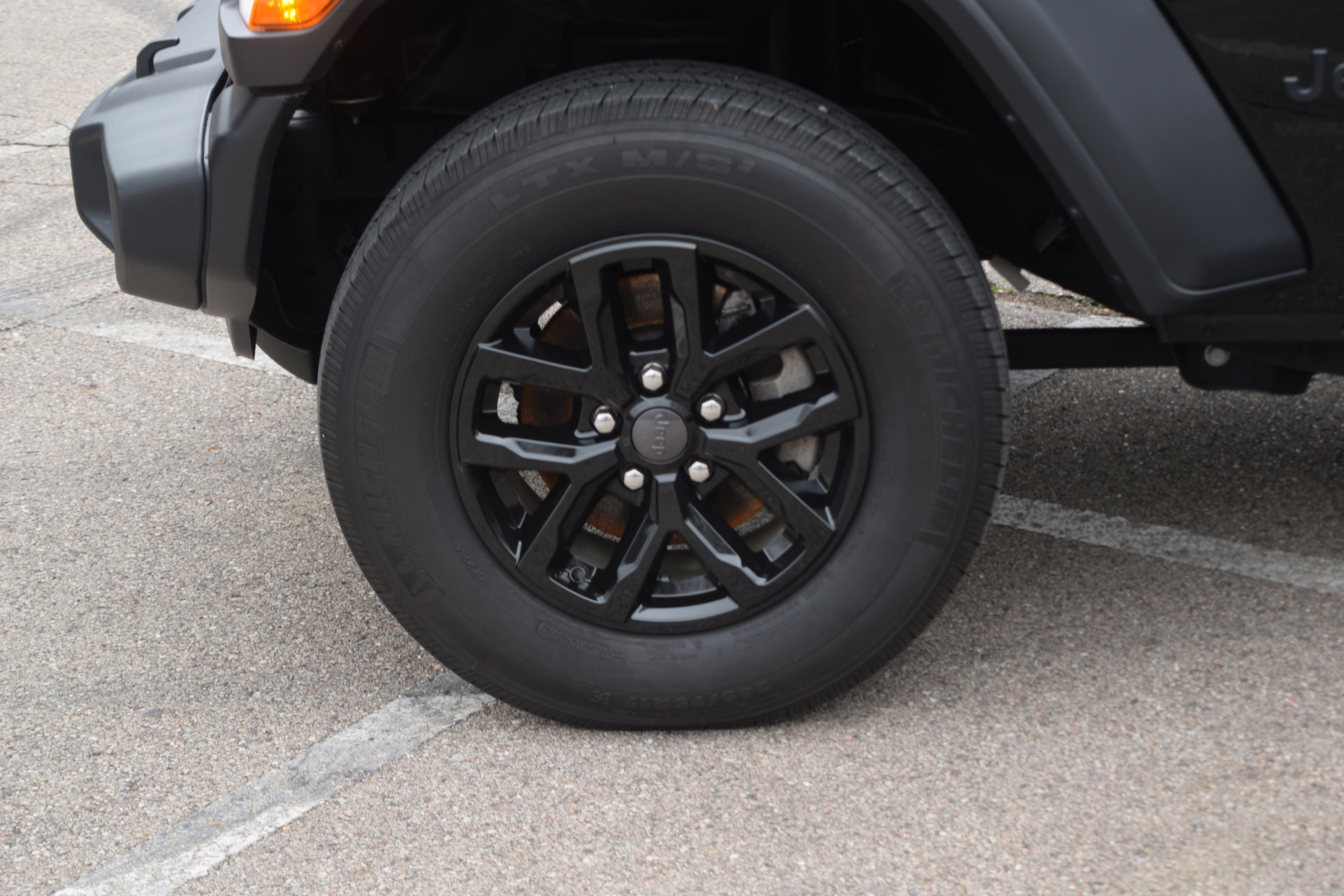 Used 2023 Jeep Wrangler Sport S image 32