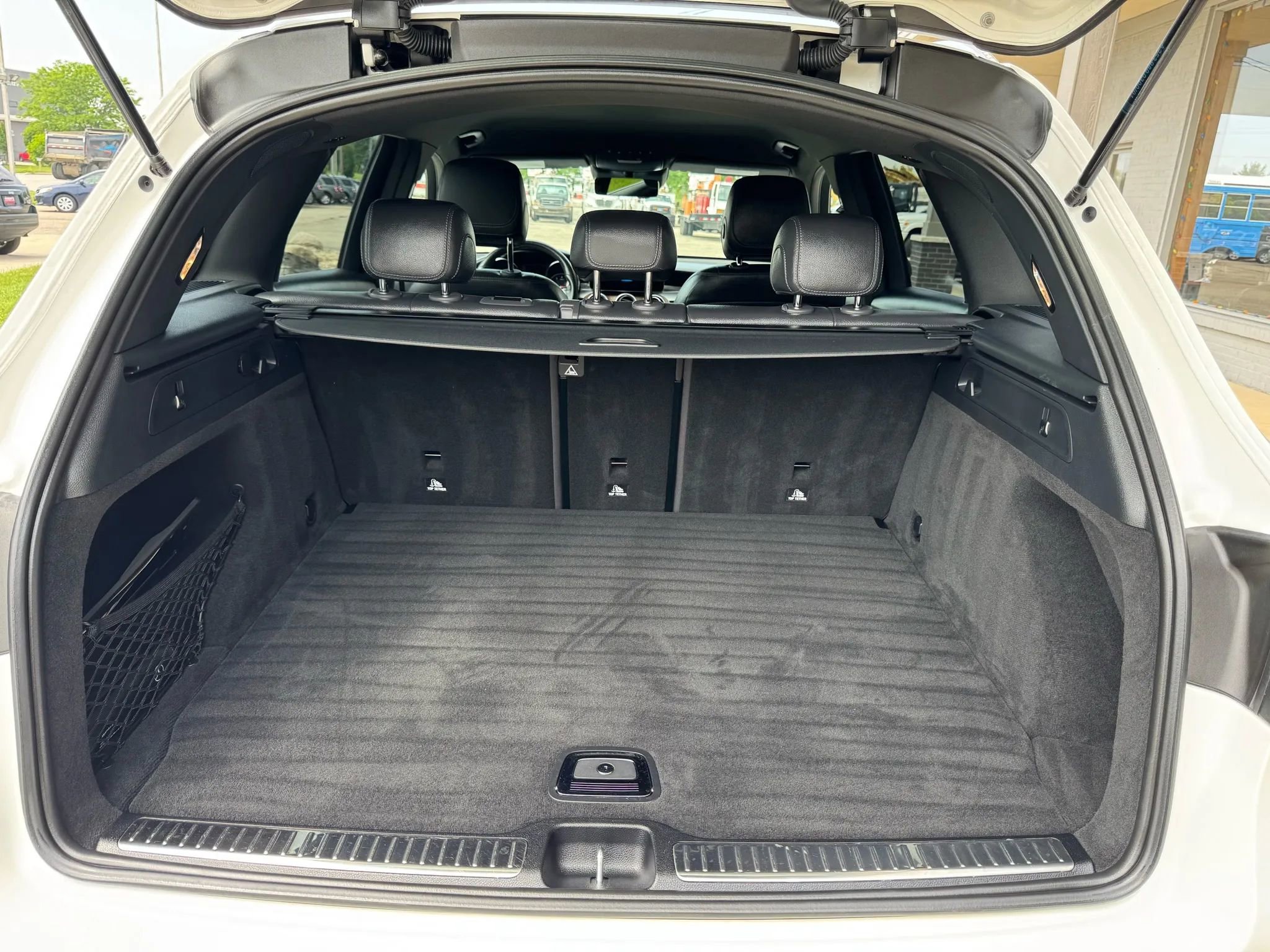 Used 2021 Mercedes-Benz GLC 300 4MATIC image 16