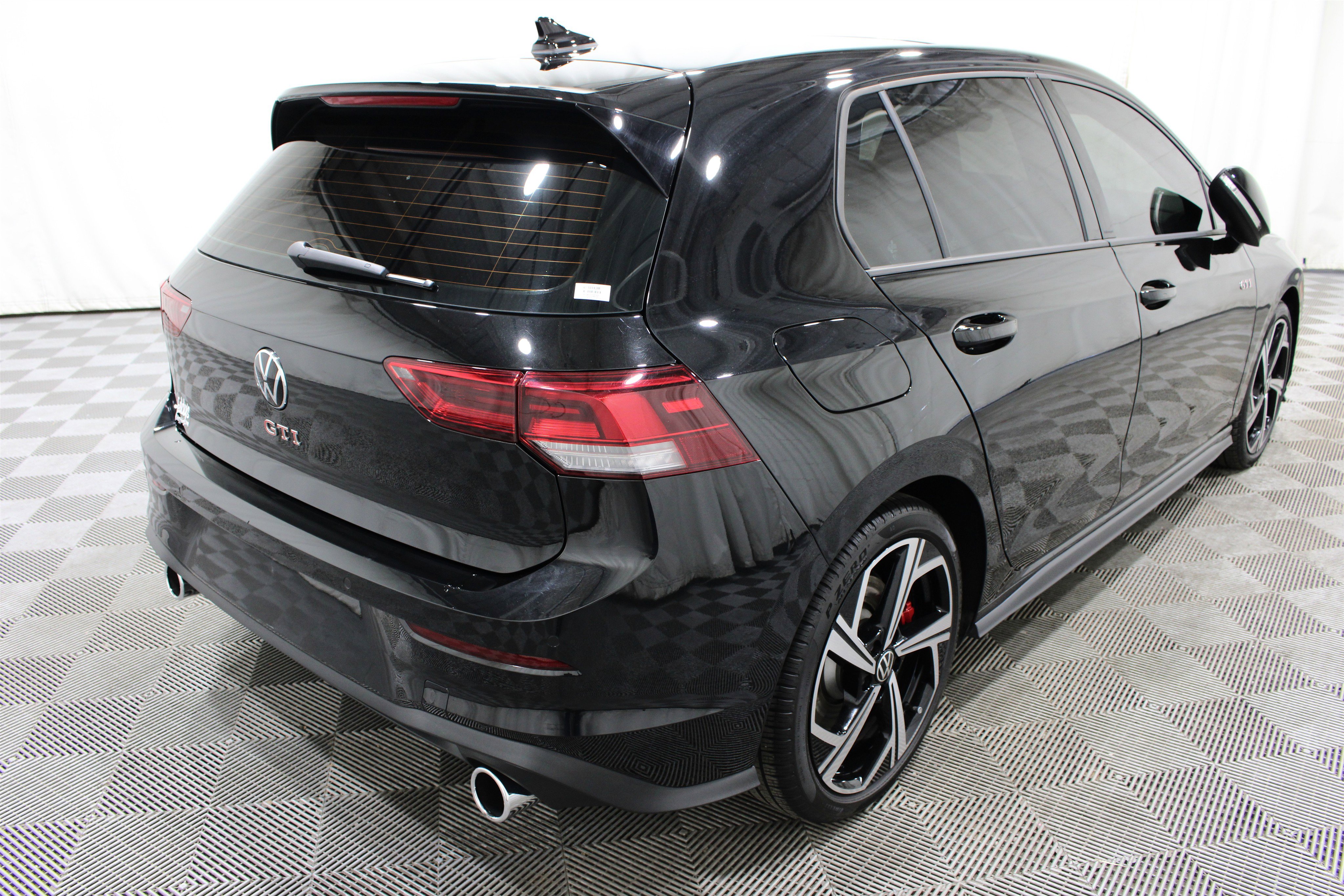 Used 2025 Volkswagen GTI SE image 32