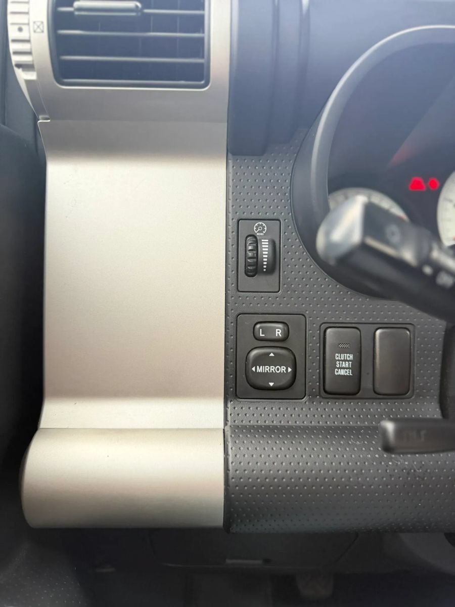 Used 2007 Toyota FJ Cruiser 4WD image 19