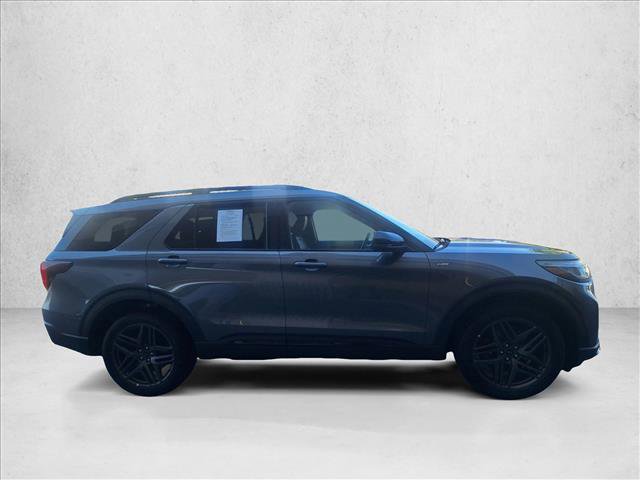 Used 2025 Ford Explorer ST-Line w/ ST-Line Street Pack image 4