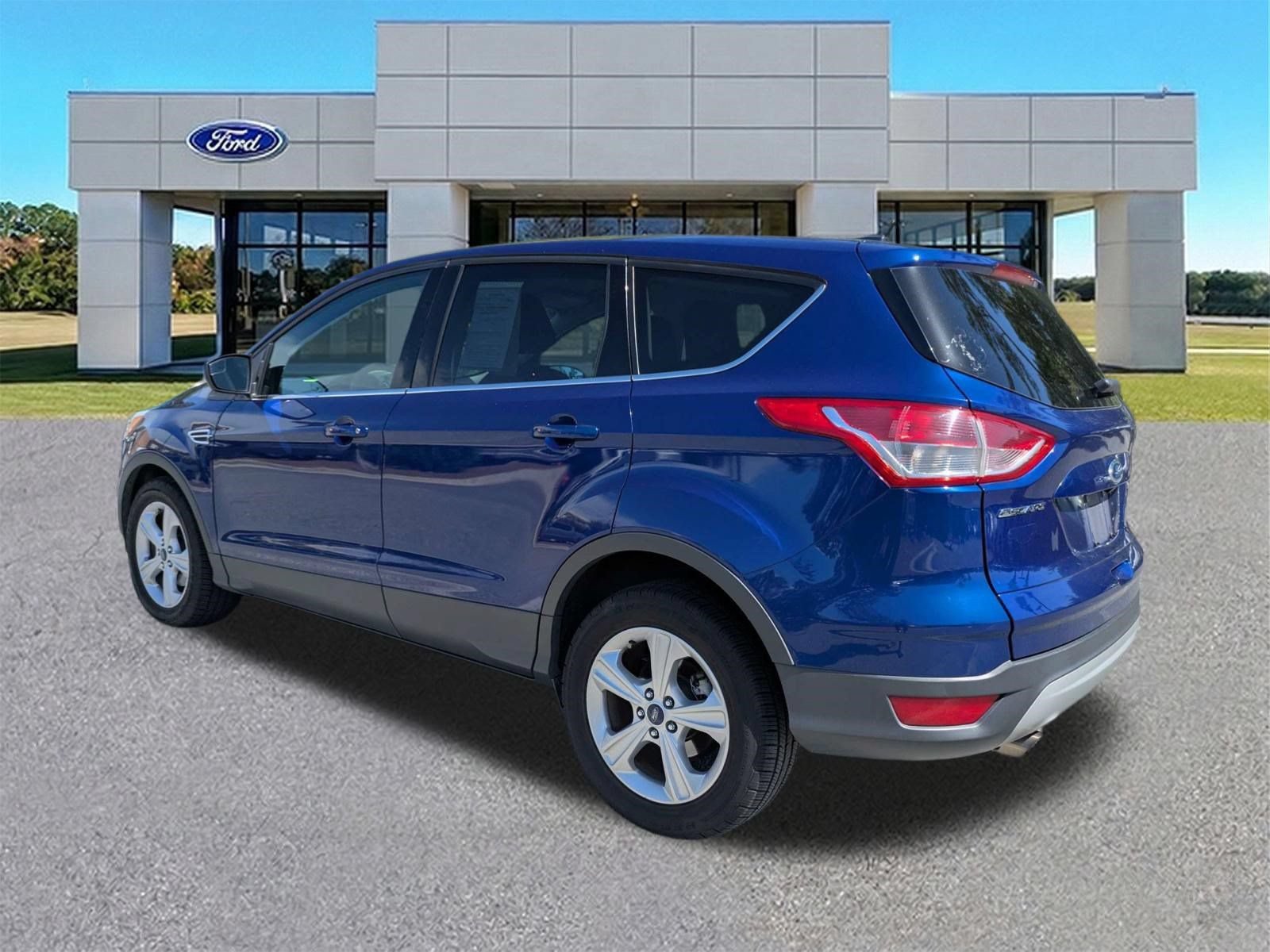 Used 2016 Ford Escape SE FWD image 2