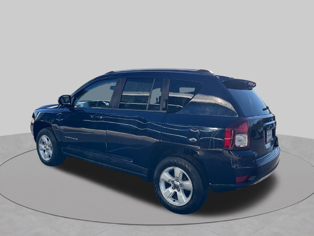 Used 2017 Jeep Compass Latitude FWD image 5