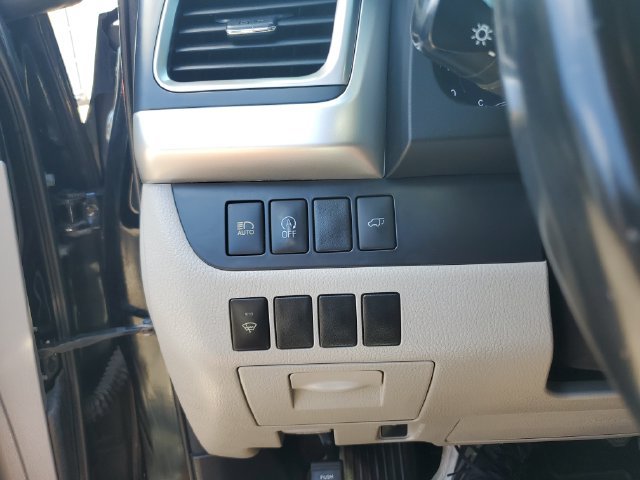 Used 2017 Toyota Highlander Plus AWD/4WD image 24