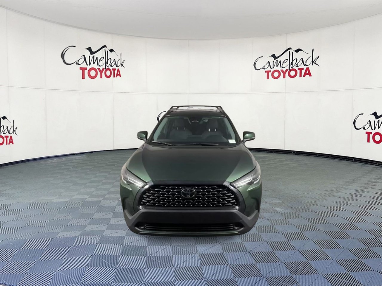 Used 2024 Toyota Corolla Cross LE w/ Moonroof Package FWD image 5