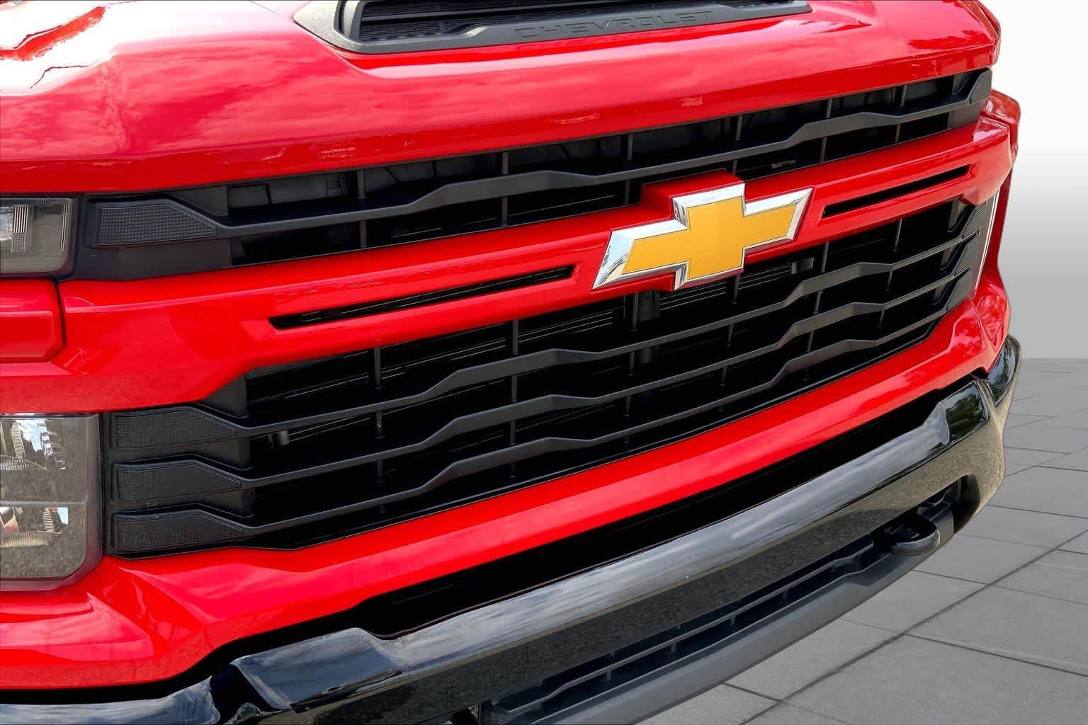 Used 2025 Chevrolet Silverado 2500 Custom w/ Custom Convenience Package AWD/4WD image 30