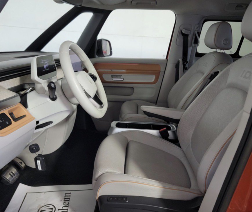 Used 2025 Volkswagen ID. Buzz 1st Edition AWD/4WD image 7