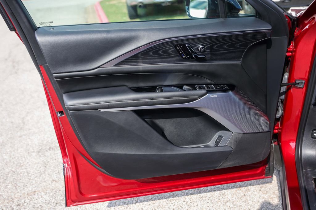 Used 2025 Cadillac Lyriq Luxury w/ LPO, Floor Liner Package AWD/4WD image 22