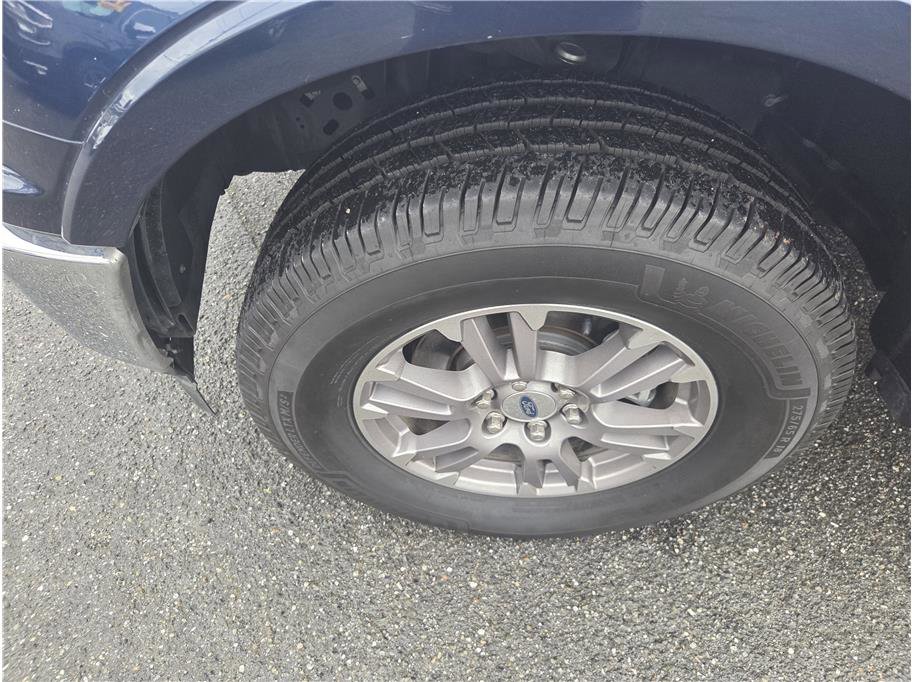 Used 2020 Ford F150 Lariat w/ Equipment Group 501A Mid image 11