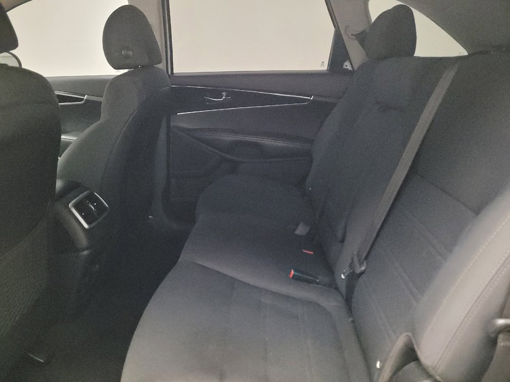Used 2019 Kia Sorento FWD image 18
