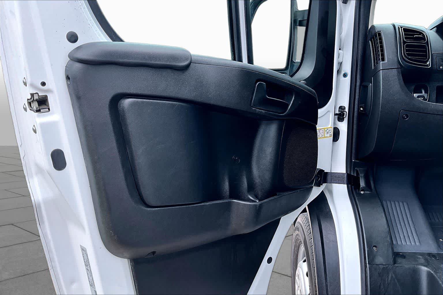 Used 2025 RAM ProMaster 2500 w/ Convenience Group FWD image 19