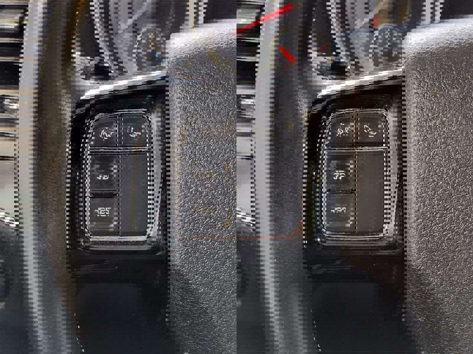 Certified 2018 Dodge Grand Caravan SXT w/ Driver Convenience Group image 24