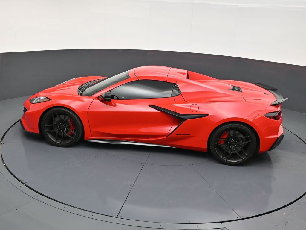 Used 2025 Chevrolet Corvette Z06 image 13