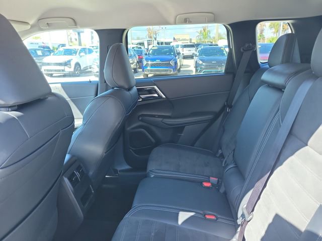 Used 2024 Mitsubishi Outlander SE image 14