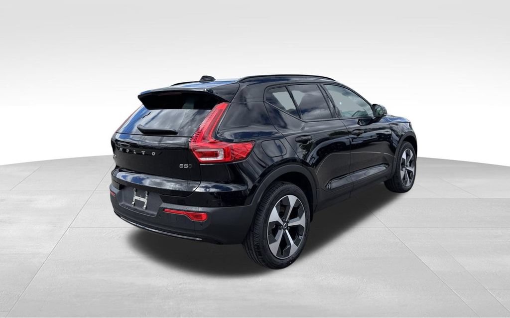 New 2026 Volvo XC40 B5 Core w/ Protection Package Premier AWD/4WD image 6