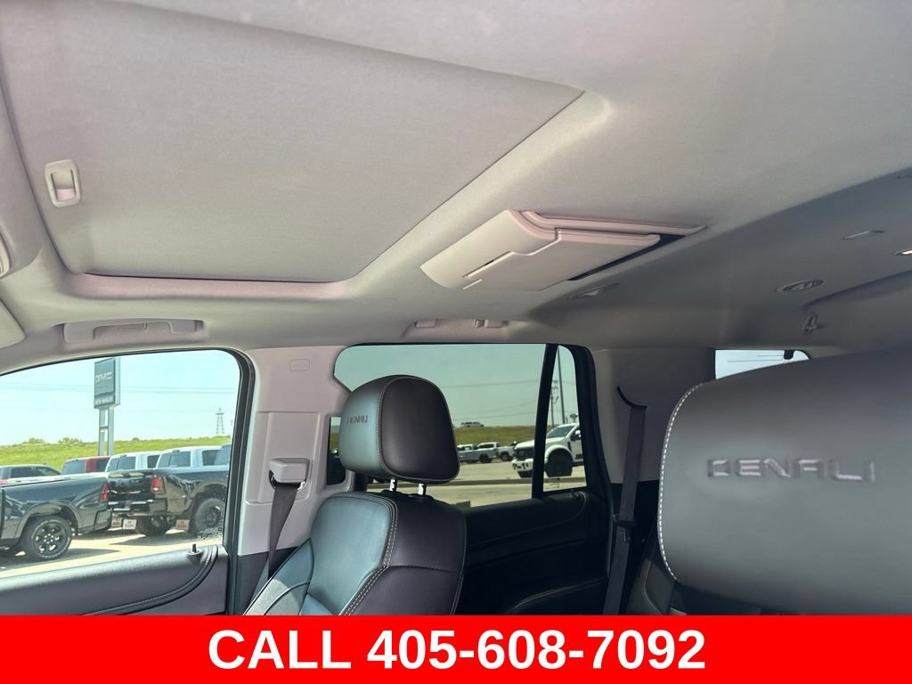 Used 2019 GMC Yukon Denali w/ Denali Ultimate Package AWD/4WD image 16