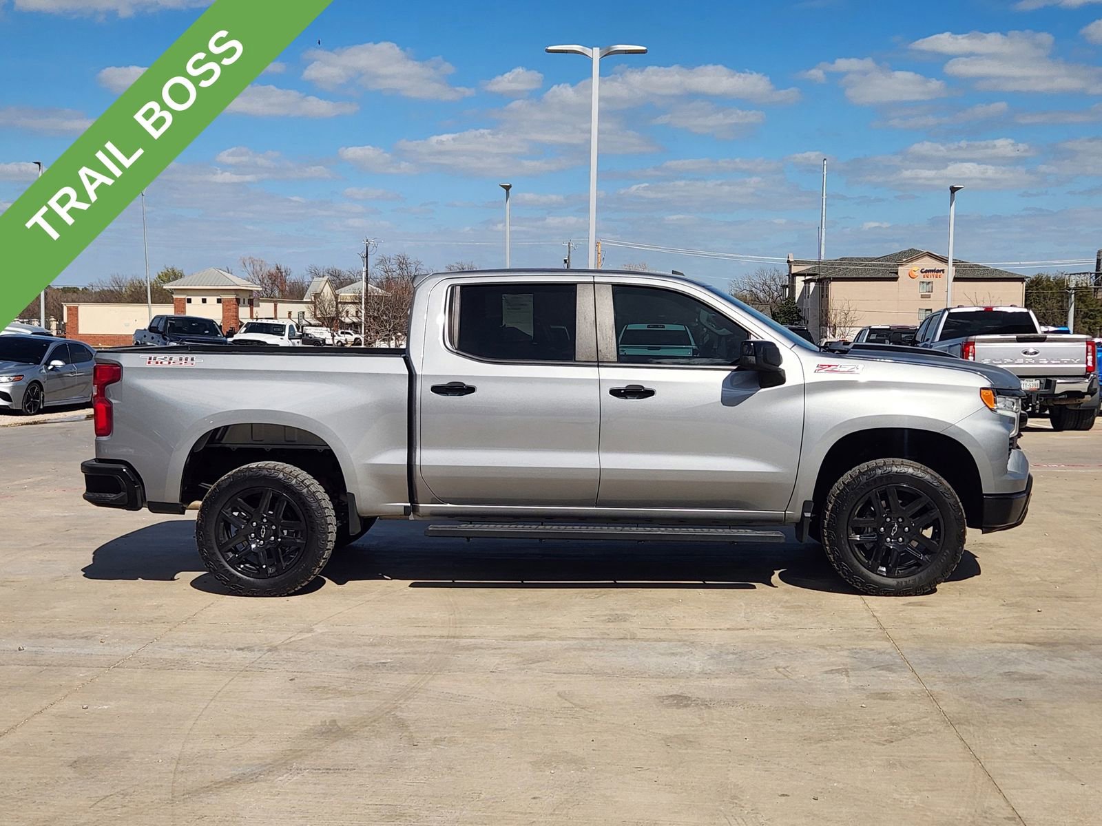 Used 2023 Chevrolet Silverado 1500 LT Trail Boss w/ Convenience Package II image 7