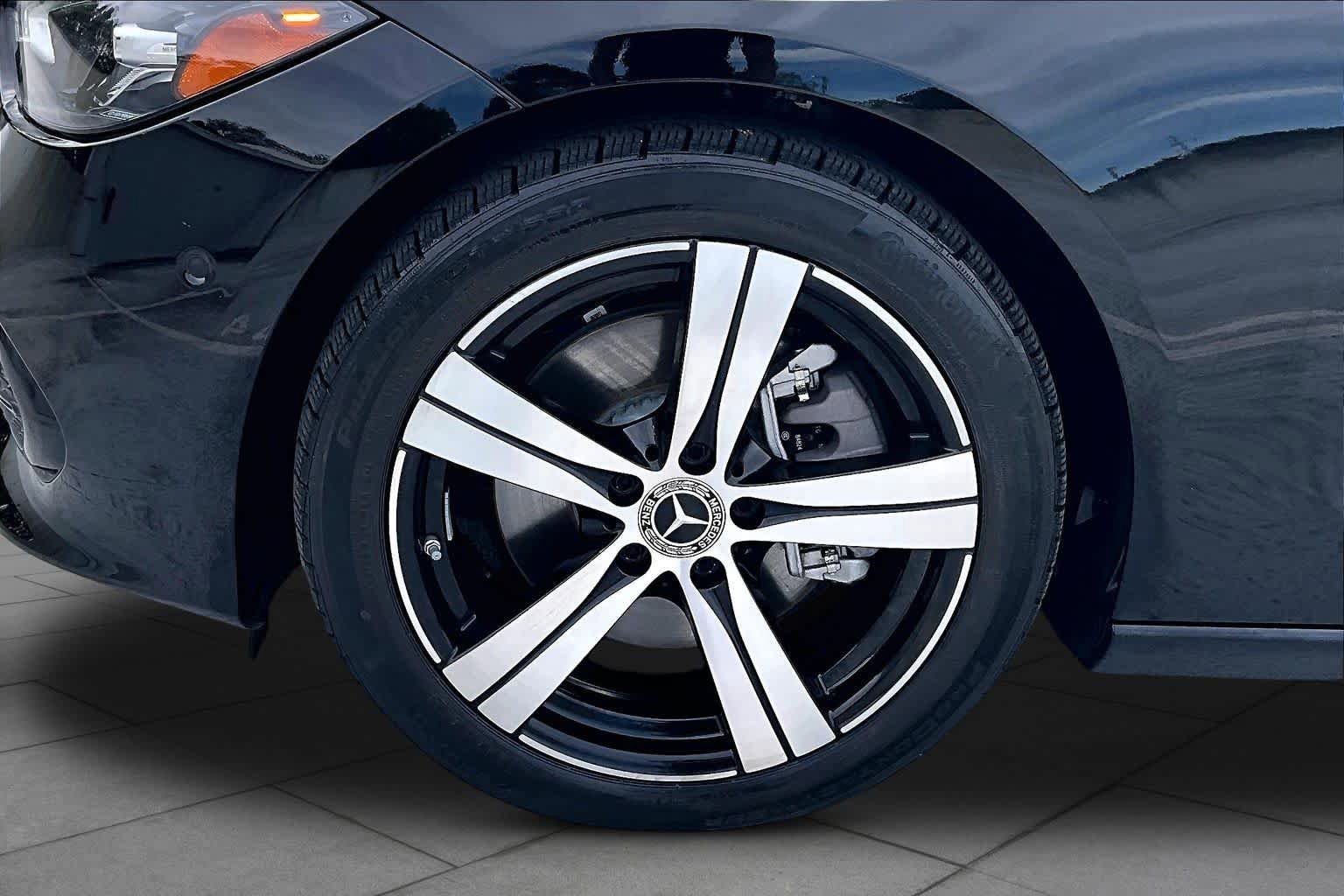 Used 2025 Mercedes-Benz C 300 4MATIC Sedan image 11