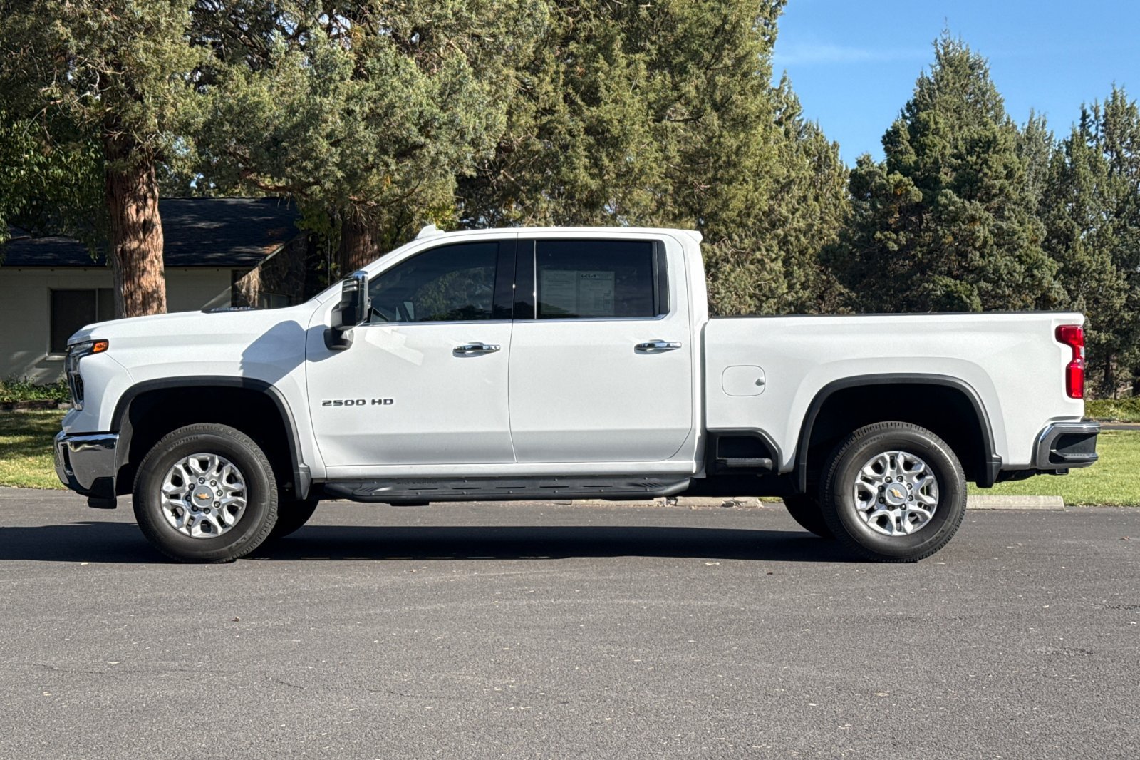 Used 2024 Chevrolet Silverado 2500 LTZ AWD/4WD image 7