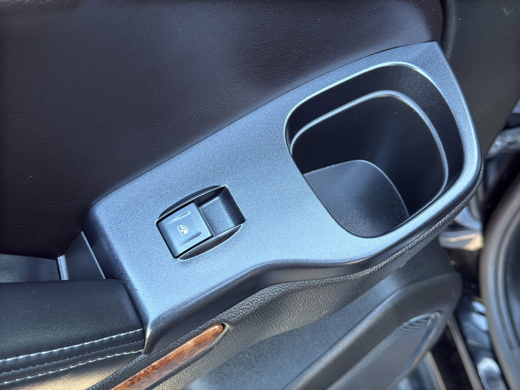 Used 2019 Chevrolet Suburban Premier image 31