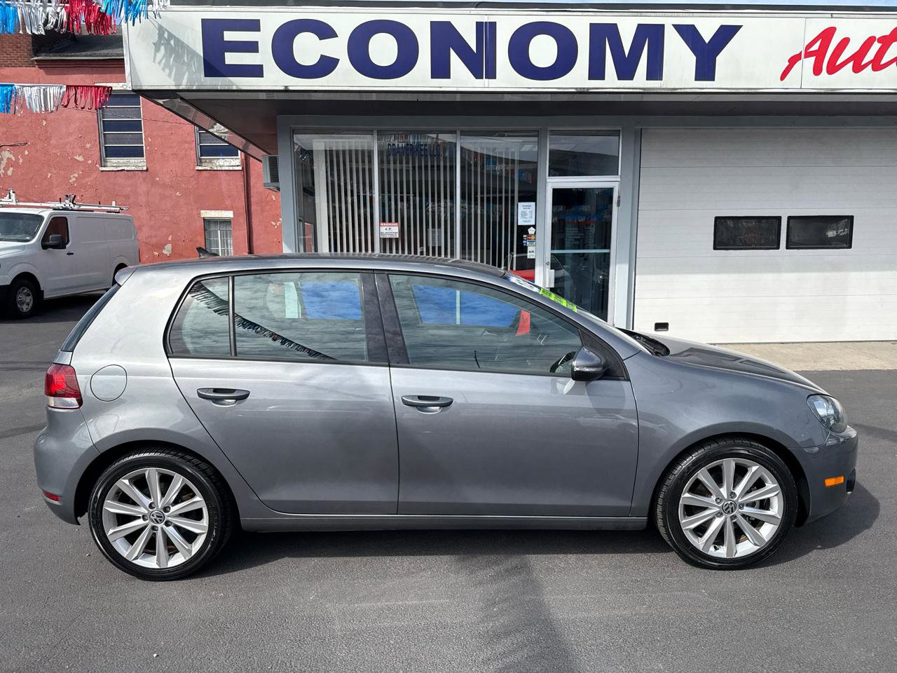 Used 2013 Volkswagen Golf TDI FWD image 2