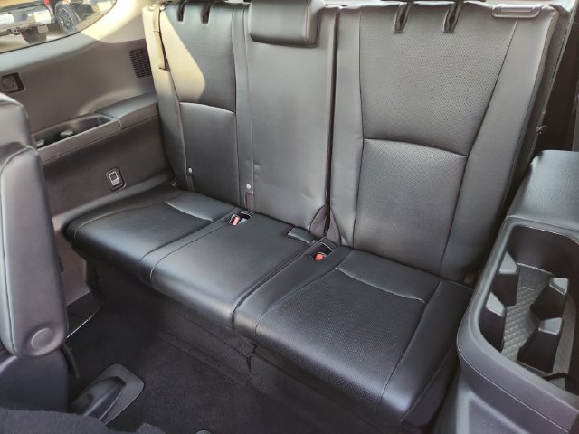 Used 2025 Toyota Grand Highlander AWD image 26