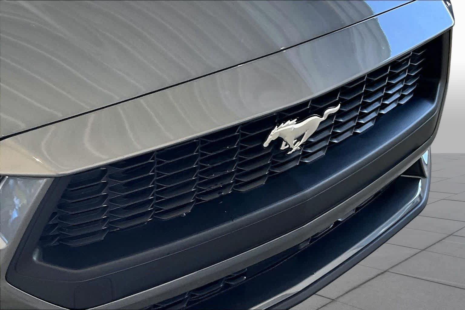 Used 2025 Ford Mustang Coupe RWD image 26