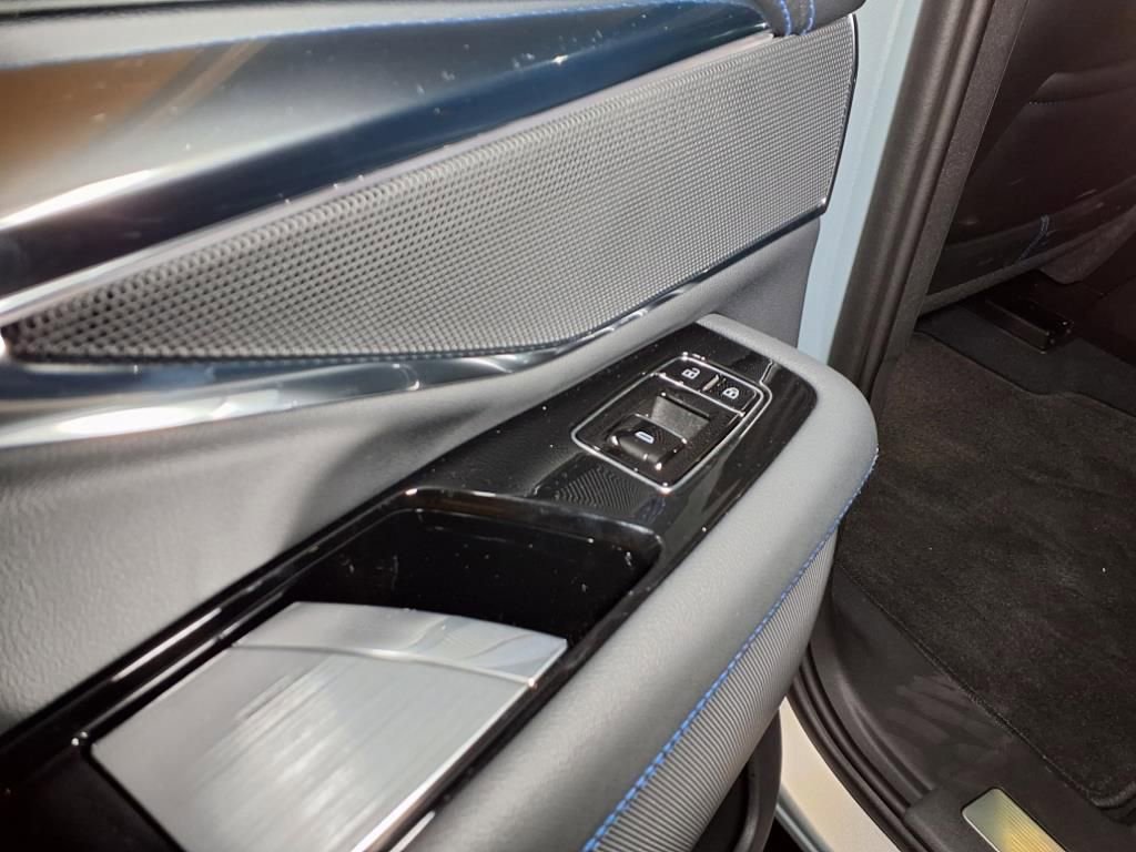 New 2026 Cadillac Escalade IQL Luxury image 13