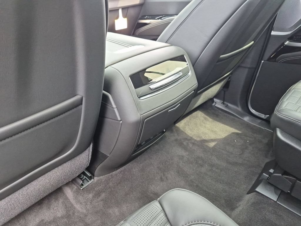 New 2026 Cadillac Escalade Platinum Sport w/ LPO, ONYX Package AWD/4WD image 21