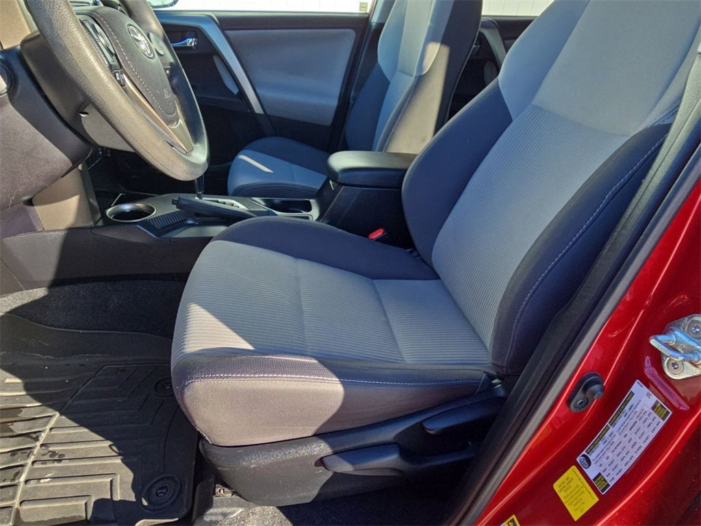 Used 2015 Toyota RAV4 XLE image 20