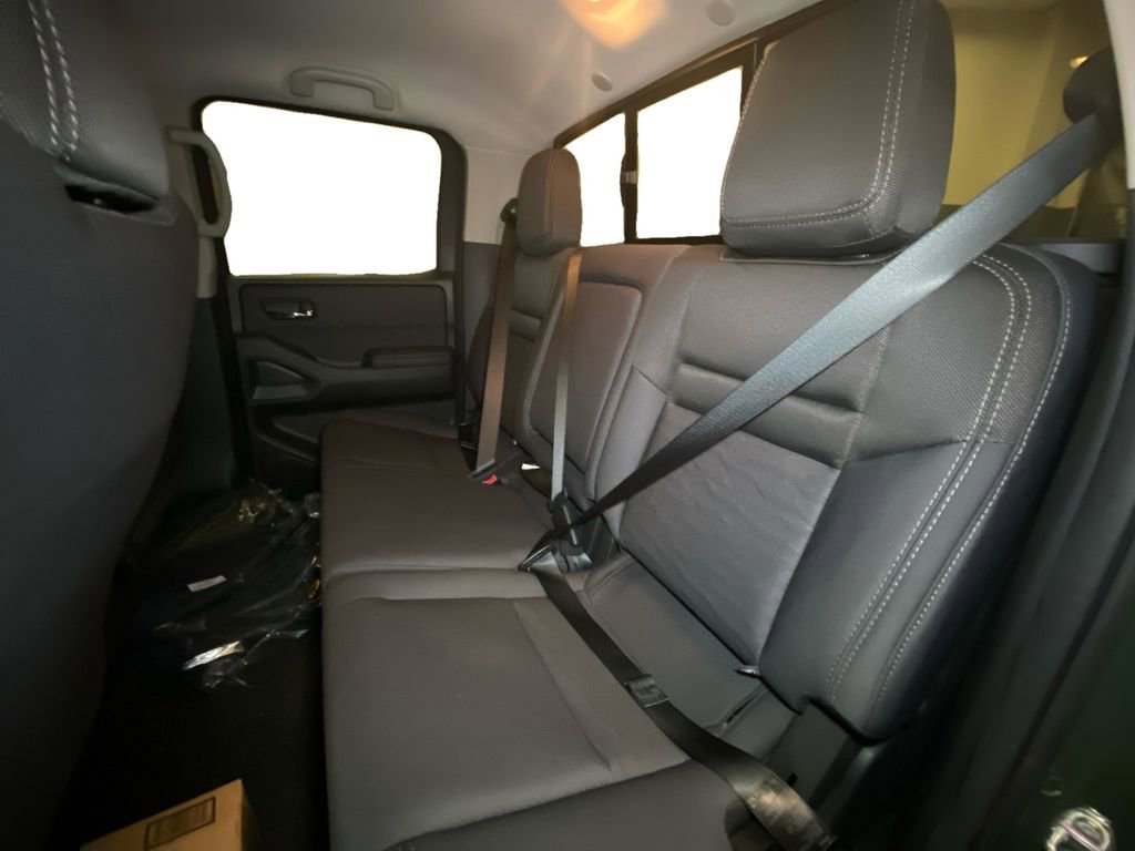 Used 2024 Nissan Frontier SV image 13