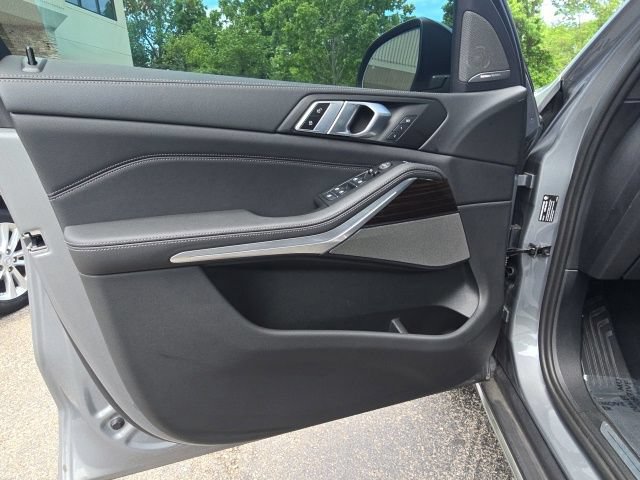 Used 2024 BMW X5 xDrive40i w/ Premium Package AWD/4WD image 28