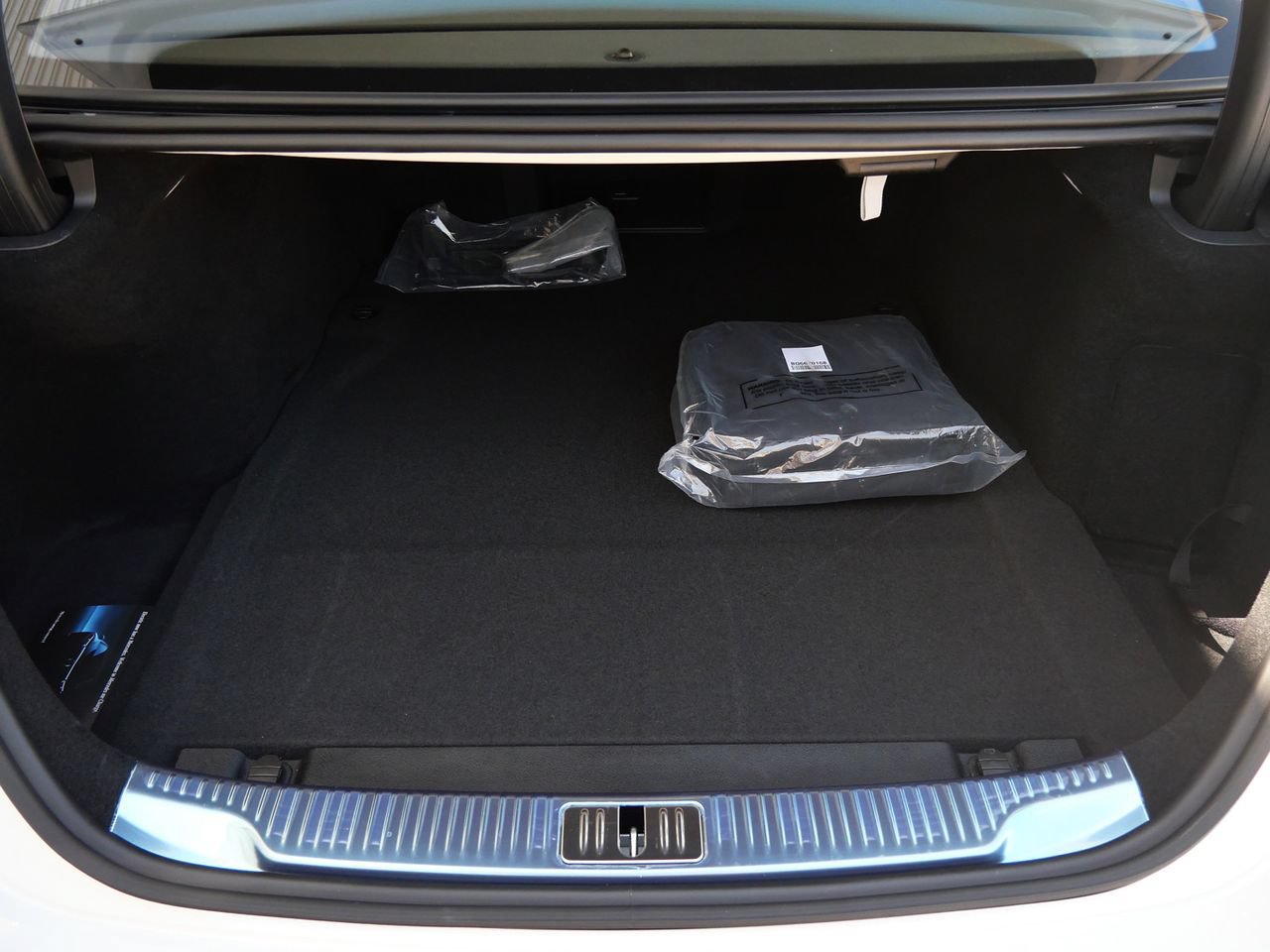 Used 2025 Mercedes-Benz S 580e 4MATIC Sedan image 20
