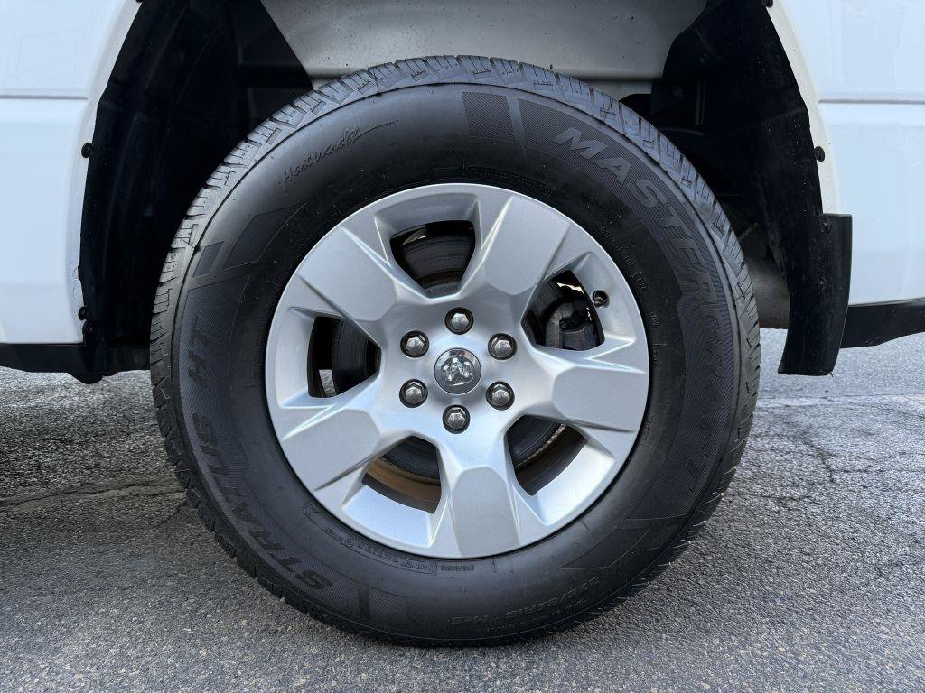 Used 2020 RAM 1500 Big Horn AWD/4WD image 38