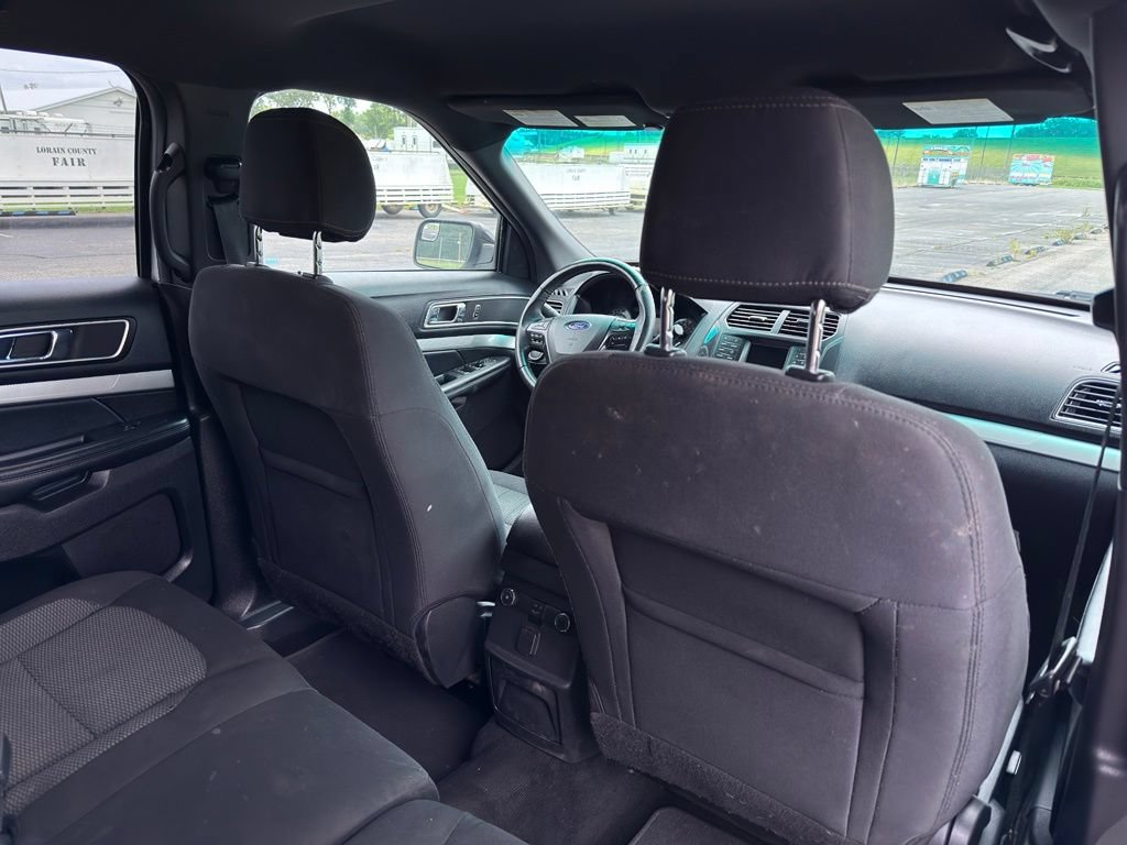 Used 2017 Ford Explorer XLT FWD image 27
