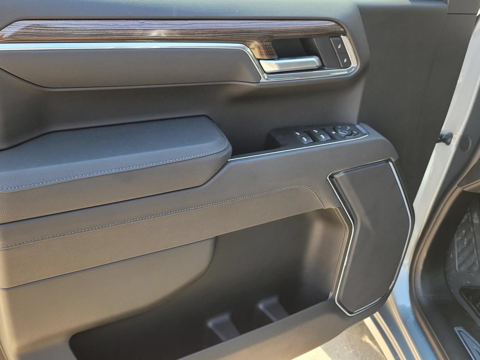 New 2026 Chevrolet Silverado 1500 LT w/ Texas Edition Plus RWD image 12