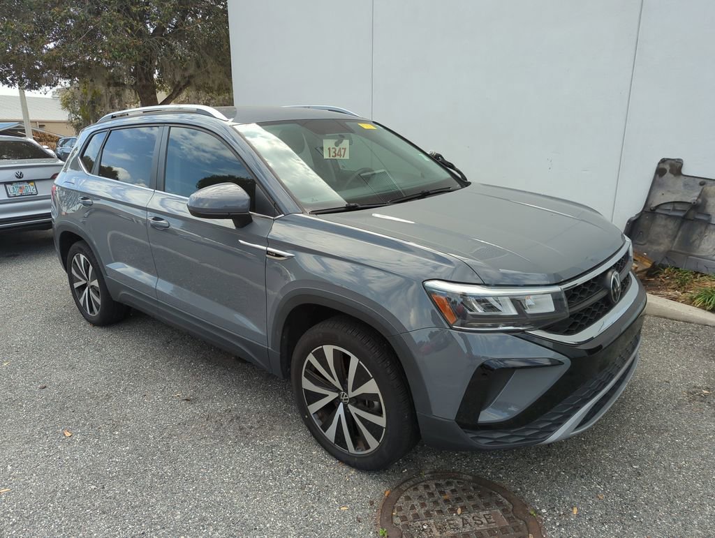 Used 2022 Volkswagen Taos SE image 1