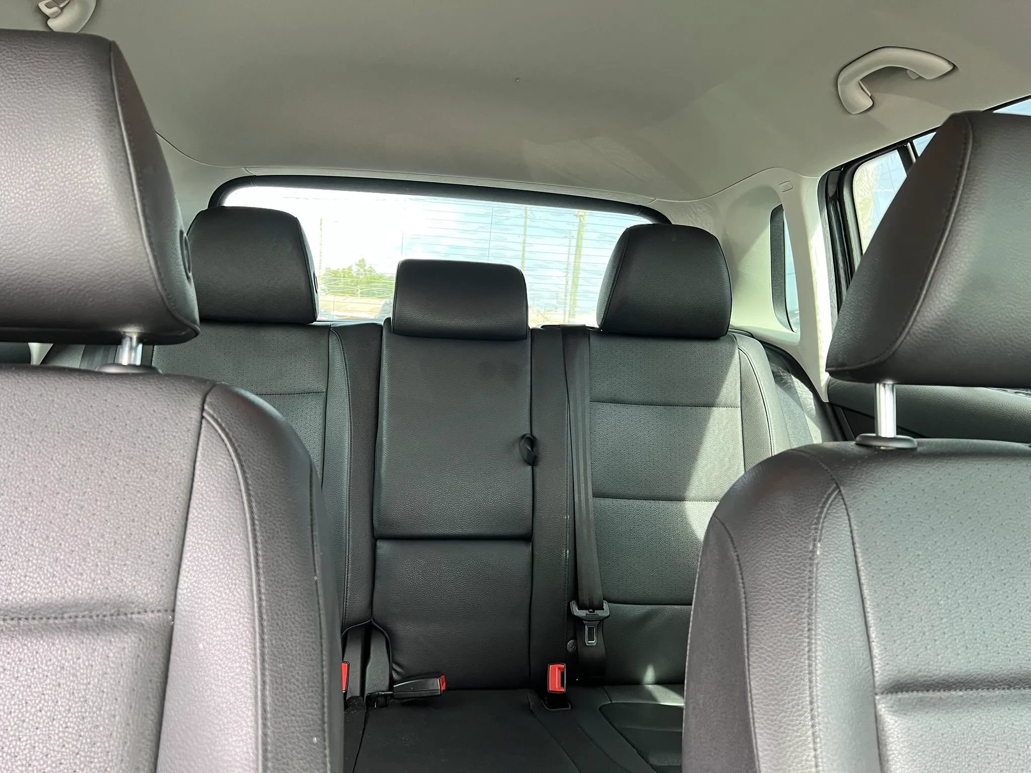 Used 2017 Volkswagen Tiguan S FWD image 19