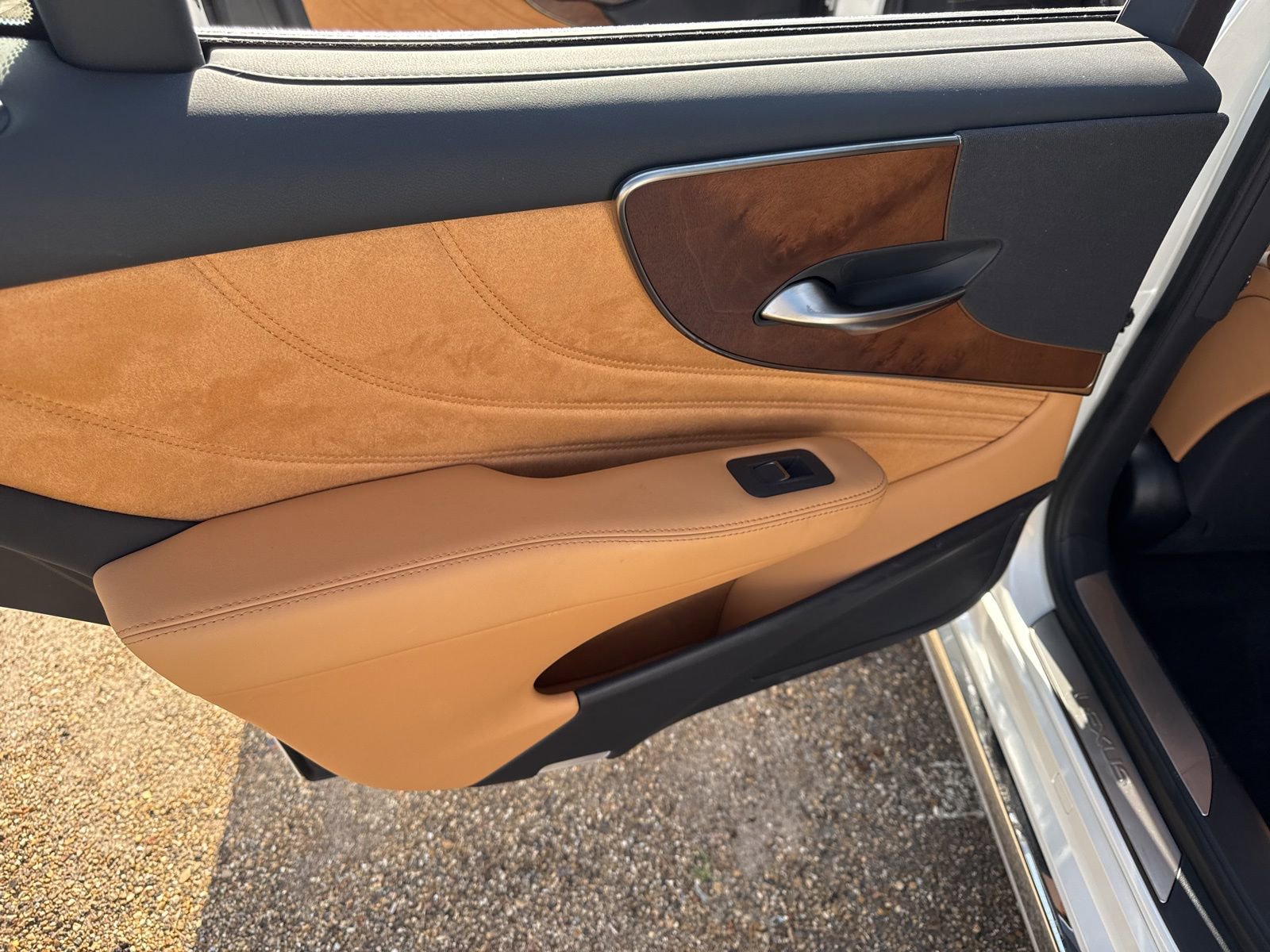 Used 2024 Lexus LS 500 image 10