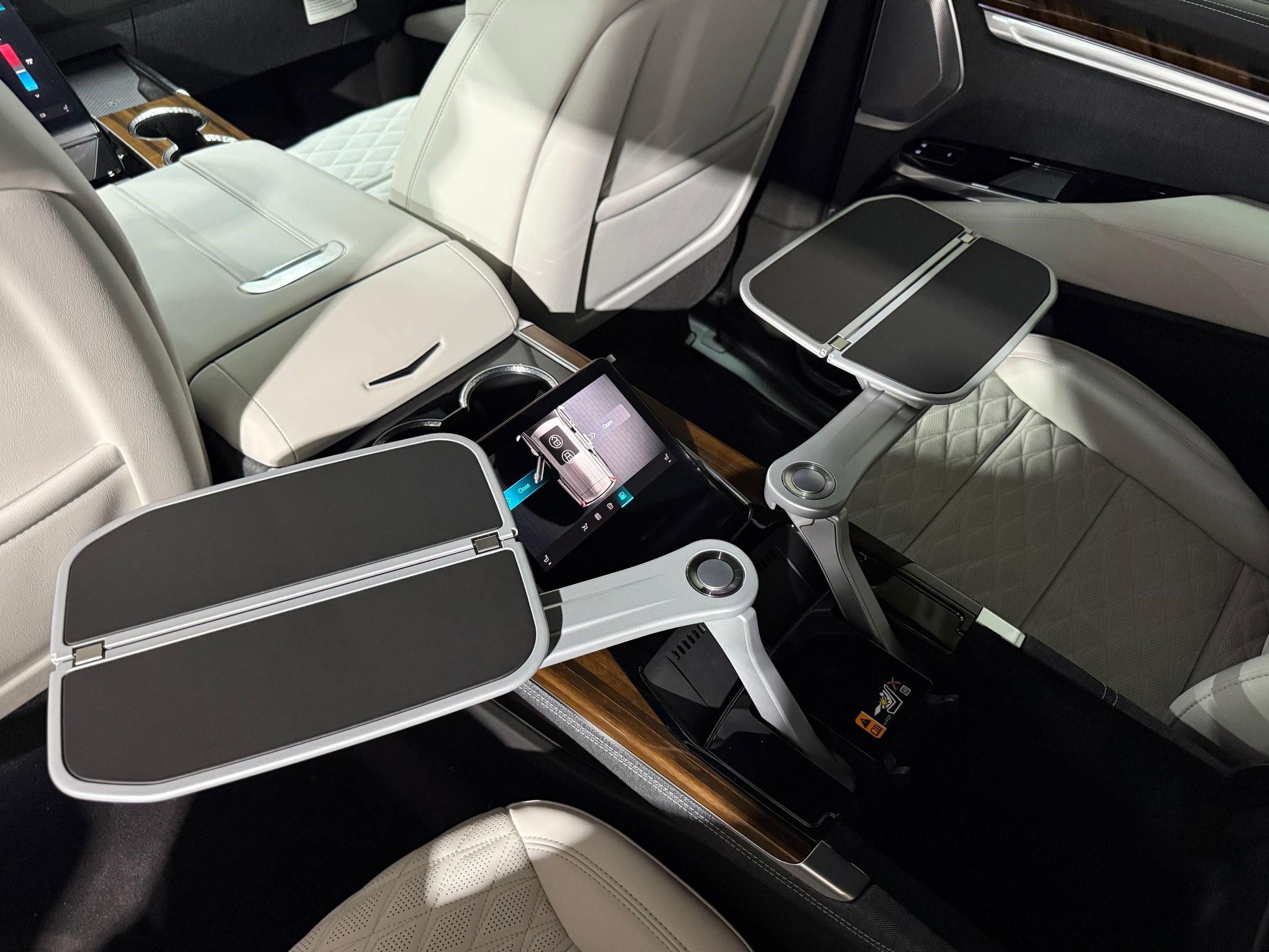 New 2026 Cadillac Escalade ESV Platinum Sport AWD/4WD image 55