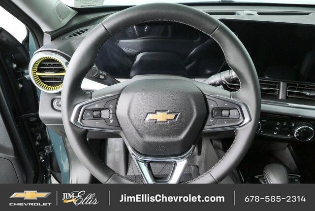 New 2026 Chevrolet Trax LT w/ Sunroof Package FWD image 8
