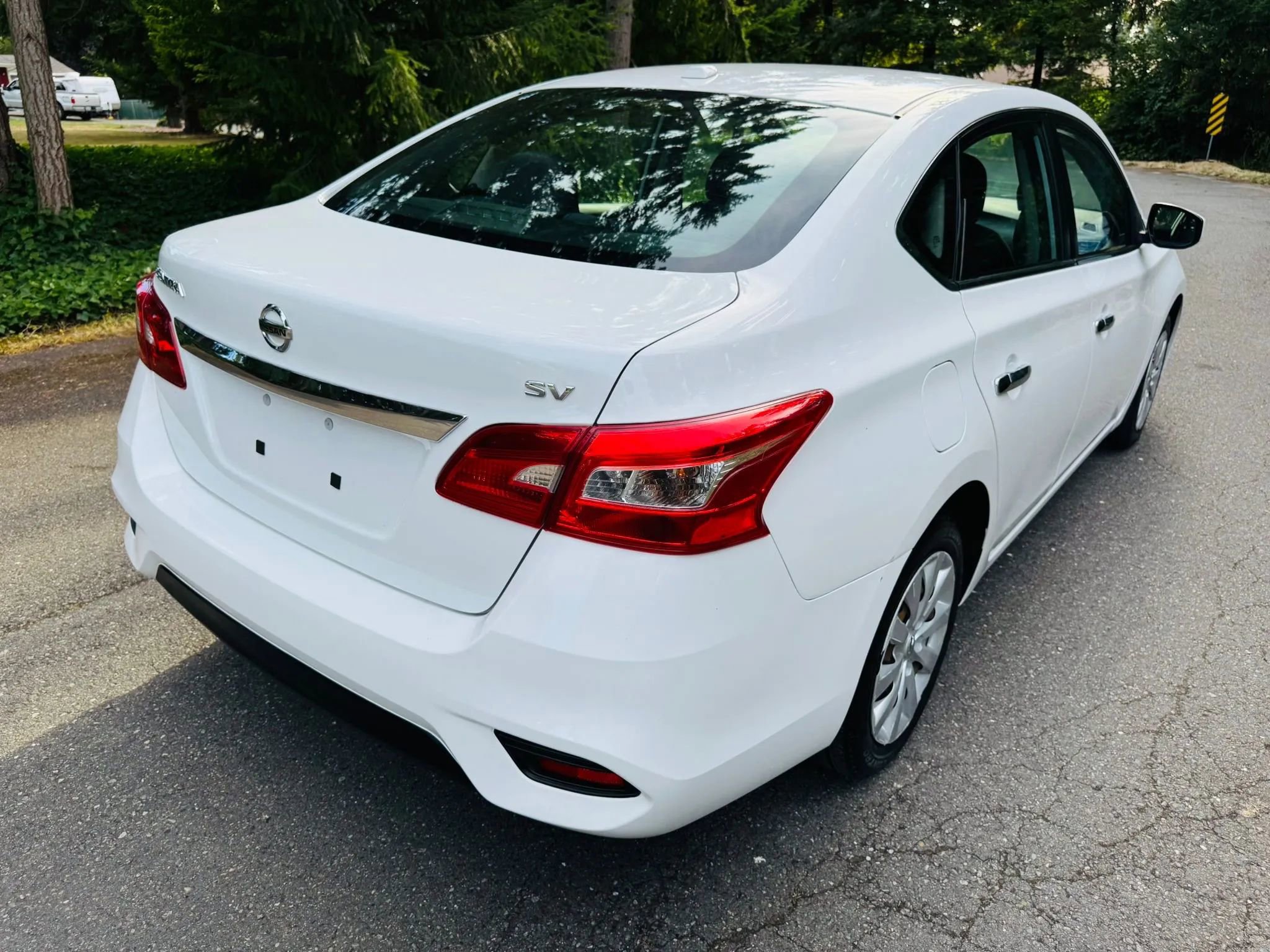 Used 2017 Nissan Sentra SV image 5
